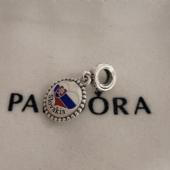 Pandora Slovakia Flag Exclusive Charm Pendant - Picture 3 of 4